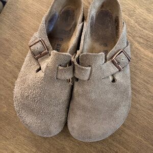 Birkenstock Kids Tan Suede Slippers